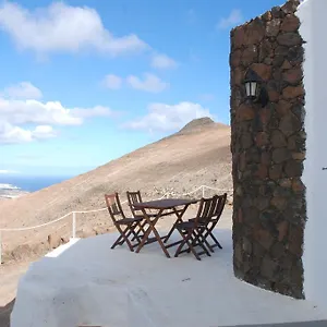 https://villa-el-perinque.in-canary-islands.com