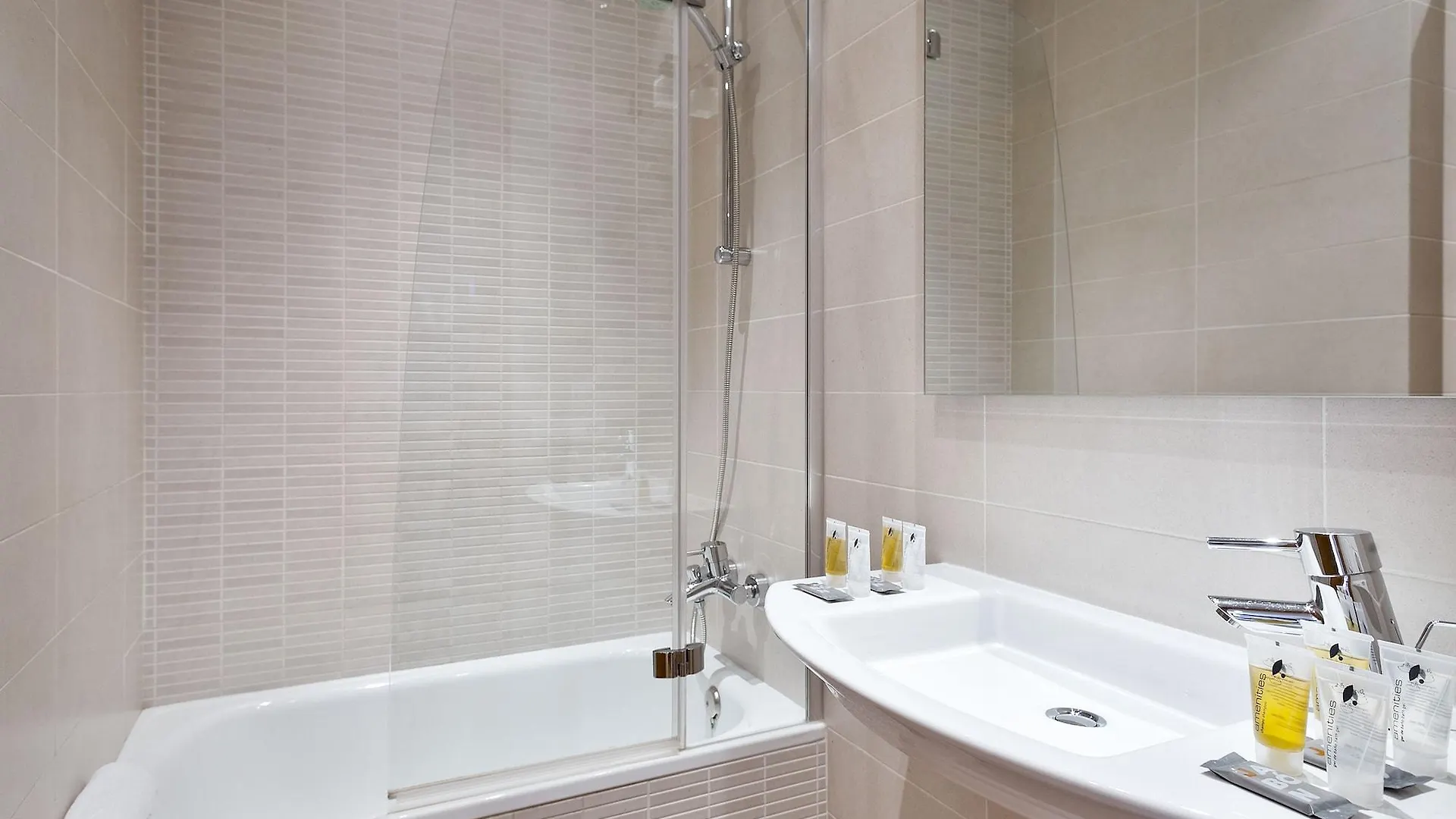 Hotel Acta Laumon Barcelona 3*,